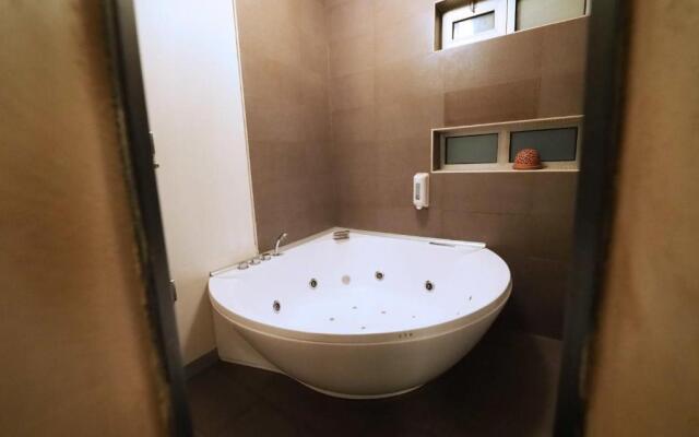 KennedyLux Apartment