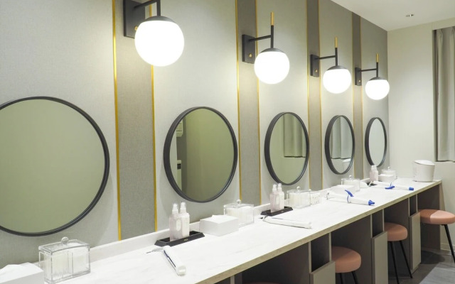 LEO YU CAPSULE HOTEL Funabashi