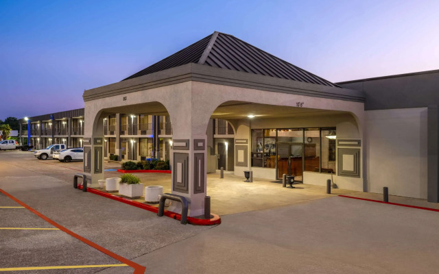 Super 8 by Wyndham Longview/North