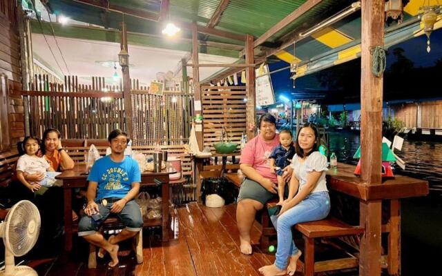 Baanklong Amphawa Homestay