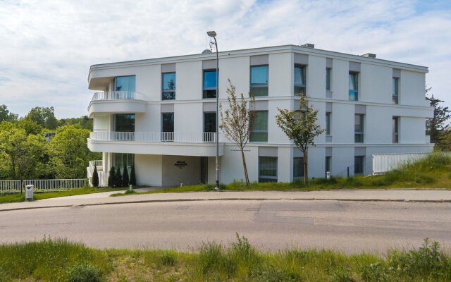 Apartment Redlowo & 2 Bedroom by Renters