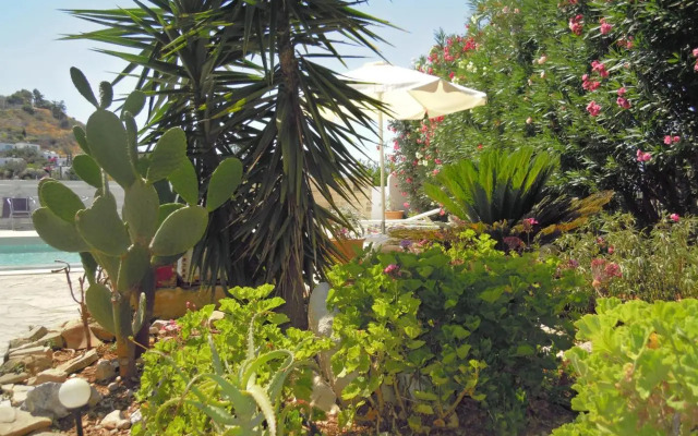 Petaloudes 2