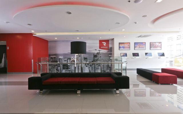 Red Planet Makati Amorsolo