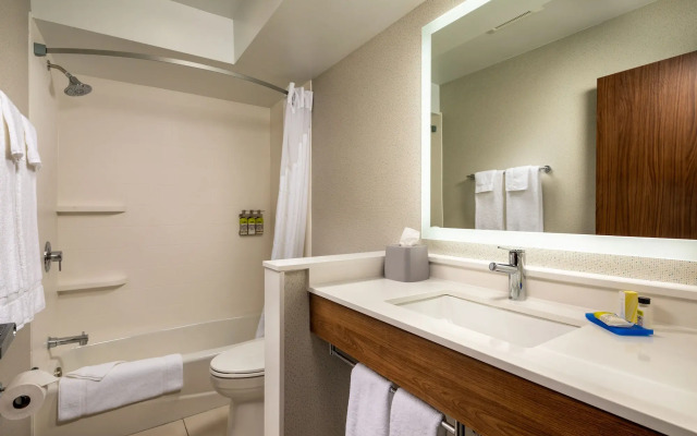 Holiday Inn Express & Suites Chatsworth by IHG