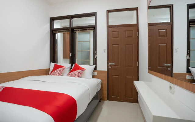 Super OYO 3209 Hegarbudhi Residence