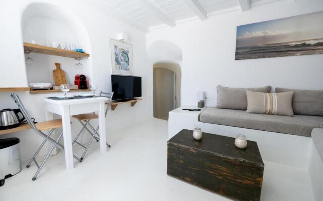Astrea Suites Notus Dome House