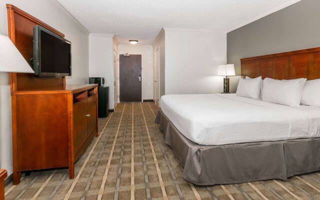 Richmond Inn & Suites-Baton Rouge