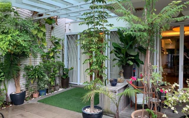 6ix Senses Boutique Villa