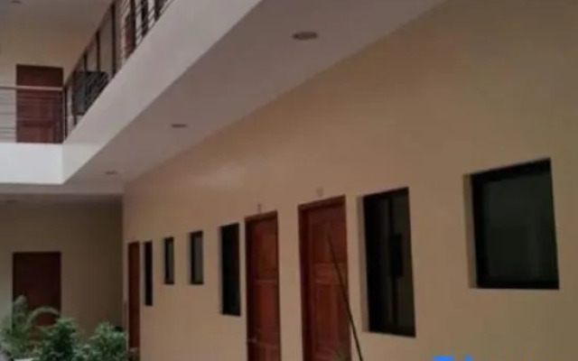 RedDoorz near New Government Center