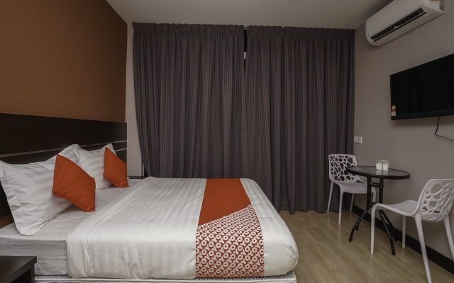 OYO 1043 Get Inn Hotel Sendayan