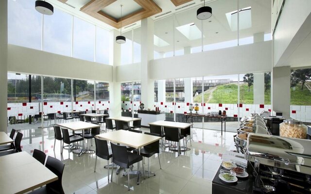 Amaris Hotel Bekasi Barat