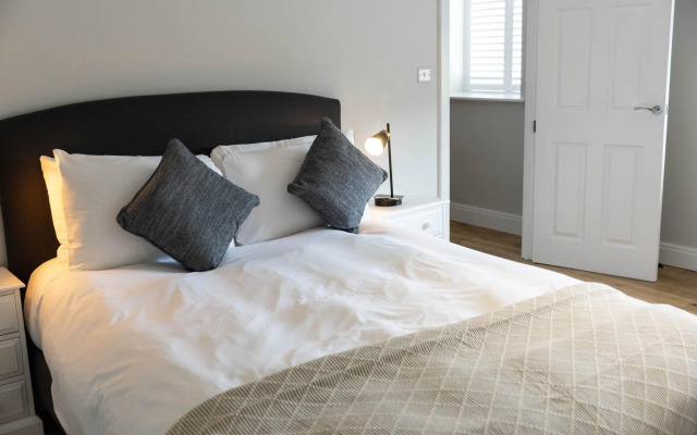 Serviced Guest ApartSuites The Unicorn