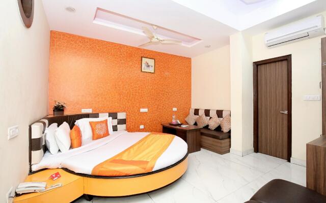 OYO Flagship 5375 Hotel White House