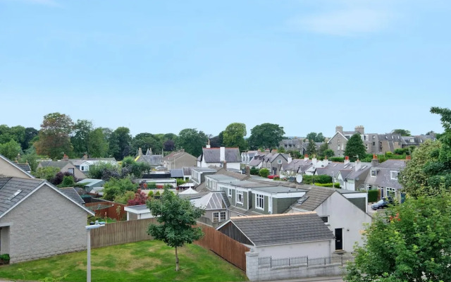 Lovely Aberdeen Home Close to the Scottish Coast