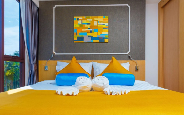 The Aristo Beach Front 713 by Holy Cow