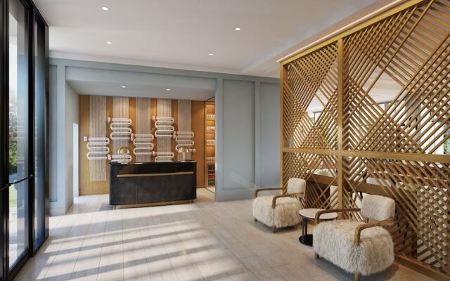 The Highlander at Radford, Tapestry Collection by Hilton