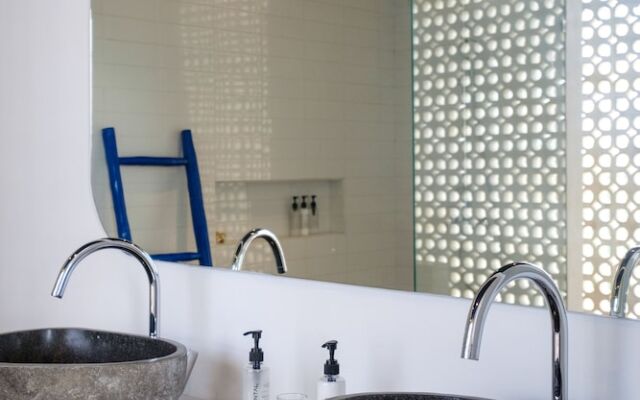 Omah Bleue Villa by Betterplace