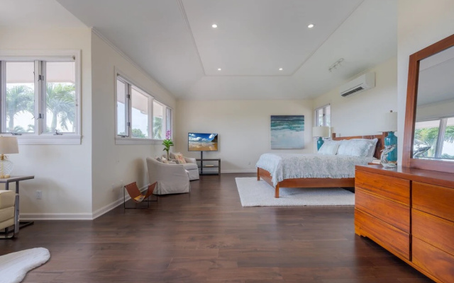 Pau Laka 5 Bedroom Home by RedAwning