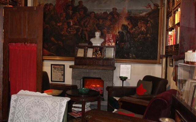 Red Capital Residence