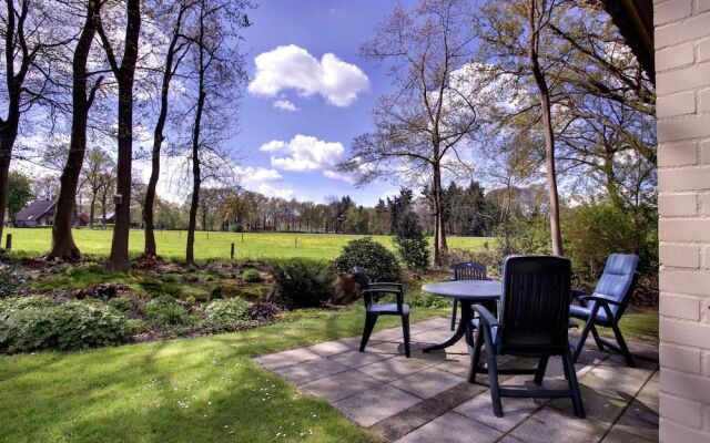 Cozy Holiday Home with Bubble Bath near Zwolle