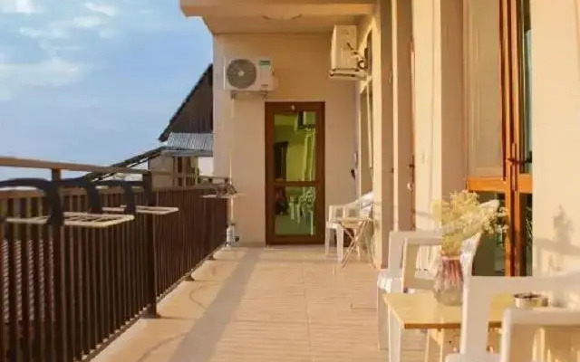 Apex rest house