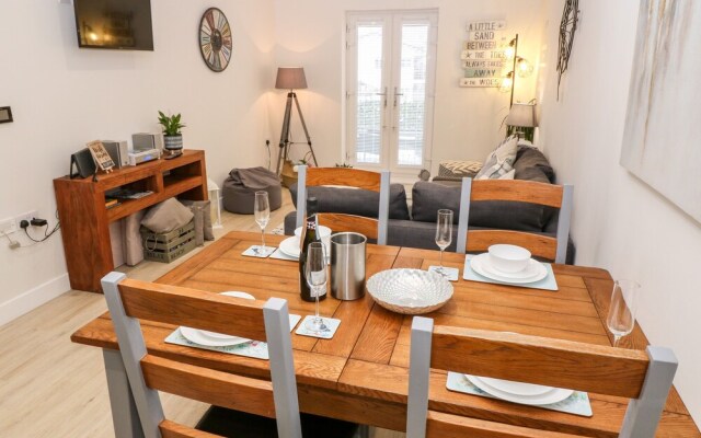 Captain's Quarters - Apartment 2