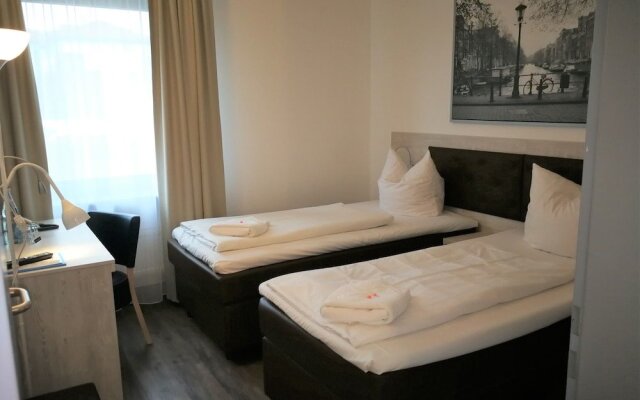Hotel Near By