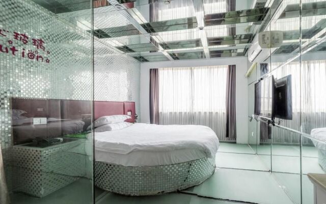 Deqing Milan Fashion Hotel