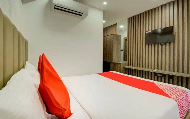 V Hotel by OYO Rooms