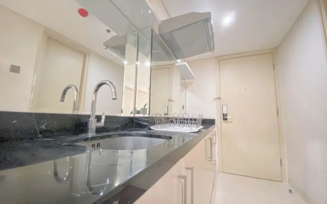 Good Homey Studio Apartment at Warhol (W/R) Residences