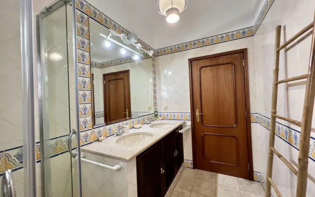 Alvor Traditional Villa by Homing
