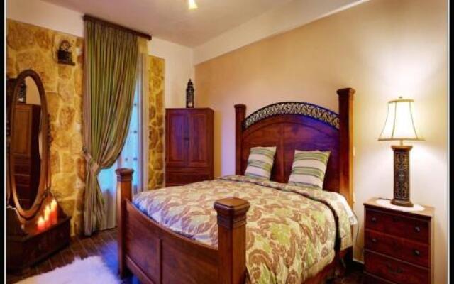 Aiolides Boutique Suites
