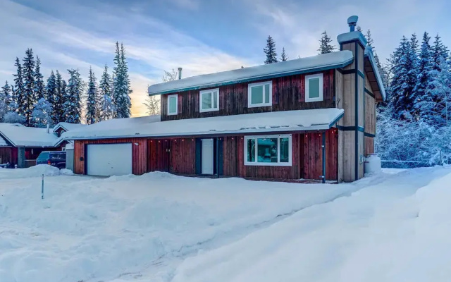 'northern Bliss' Modern Mtn-view Home in Fairbanks