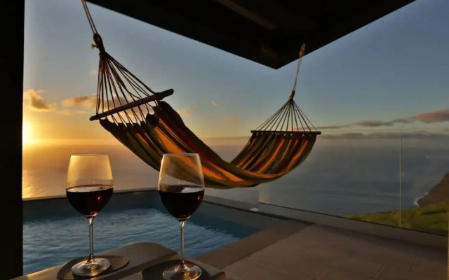 Villa Leonor Cliffside Retreat