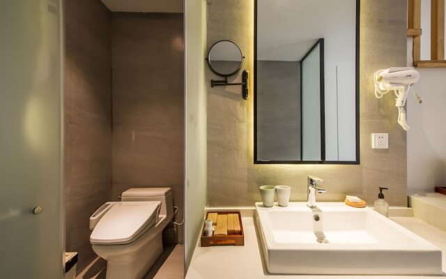 Taihu Baopu LingXia Inn