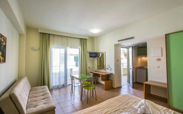 Athina Beach Hotel