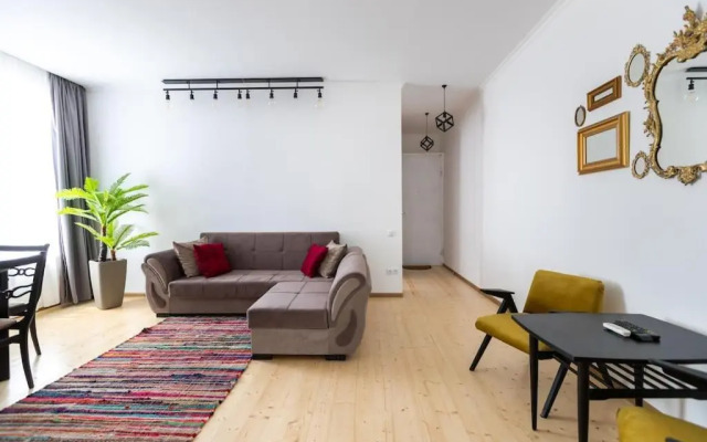 2 Bedroom Apartment Behind Opera House