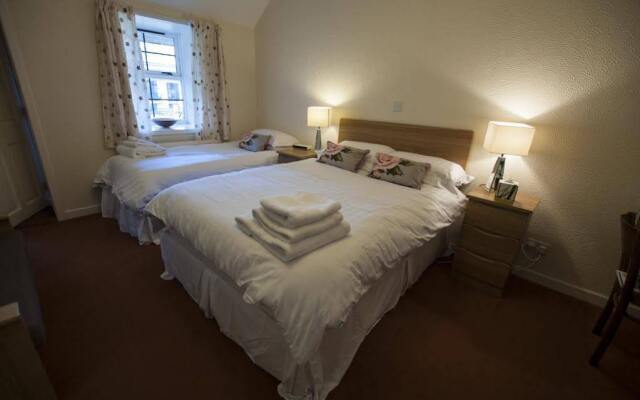 Castle Arms Hotel
