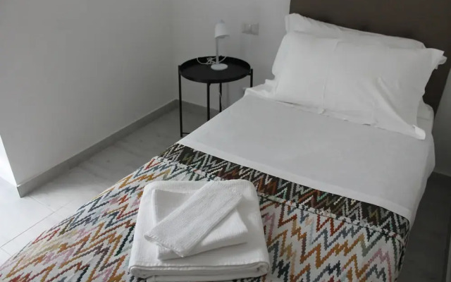 Destefano Central Apartment with Balcony