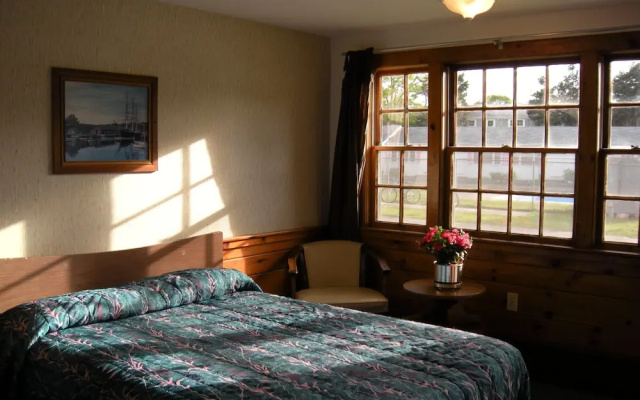 Bass River Motel