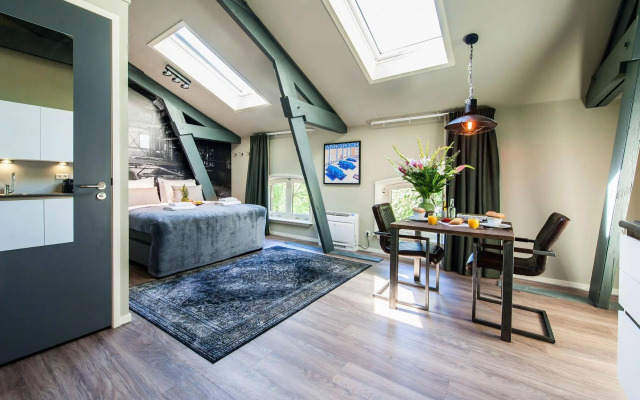 YAYS Amsterdam Maritime by Numa