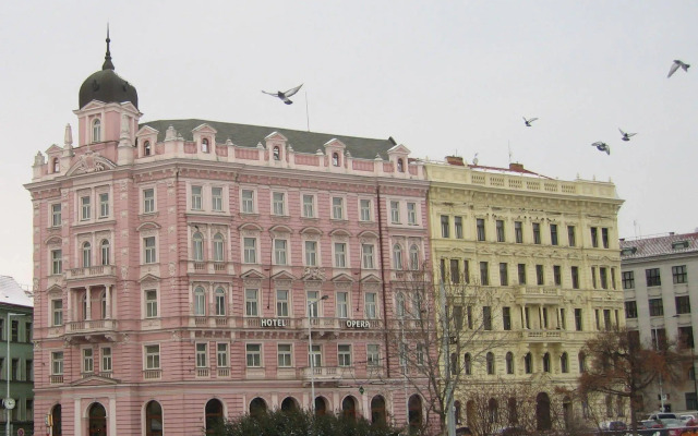 Opera Hotel