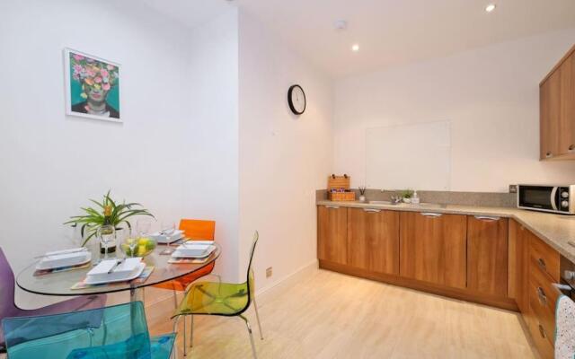 Modern & Spacious Apartment in City Centre