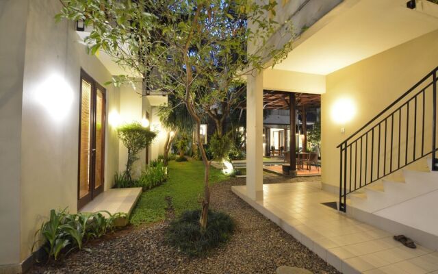 ZEN Rooms Kemang Ampera