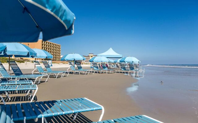 Georgian Inn Beach Club