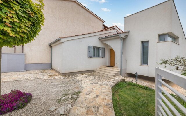 Nice Home in Stinjan With Wifi and 1 Bedrooms