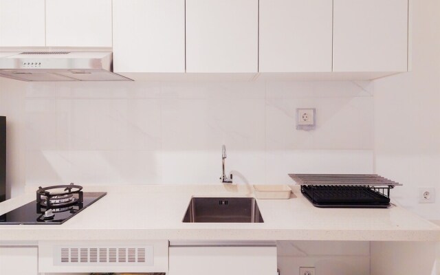 Stunning And Strategic Studio Apartment Sky House Alam Sutera