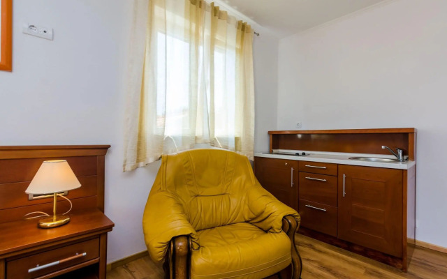 Apartments & Rooms V&M