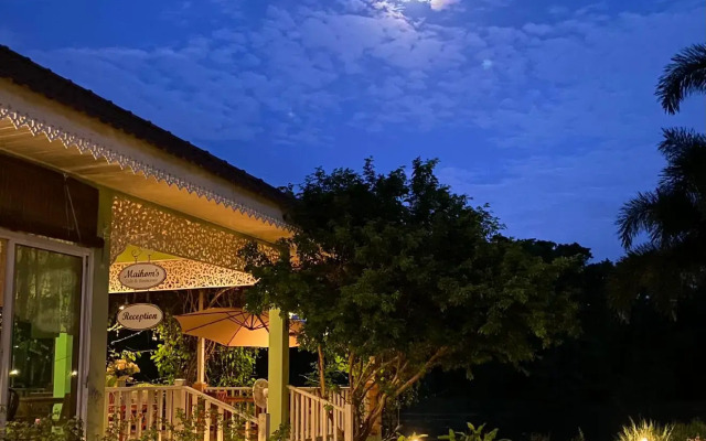 Ruenmaihom Riverside Cottage