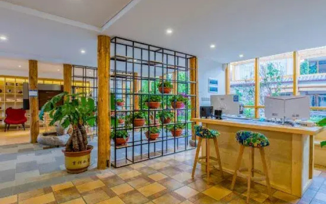 Heart pleasure Yaji Rizhao Jinshan Snow Mountain Scenic Inn (Shuhe Ancient Town Branch)